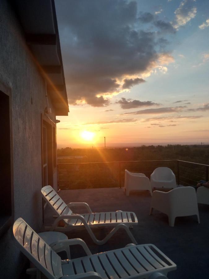 Anubis Aparthotel Villa de Merlo Exterior photo